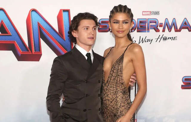 HOT: “Người nhện” Tom Holland cầu hôn thành công Zendaya bằng nhẫn kim cương 5,1 tỷ