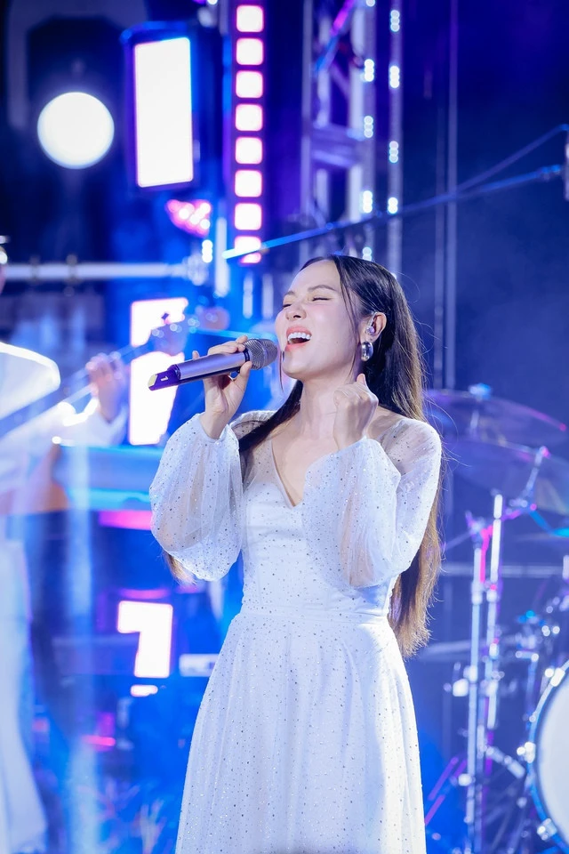 Nữ ca sĩ xinh đẹp từng biến mất khỏi showbiz: Còn trẻ đã mắc bệnh nặng, phải đền nhiều hợp đồng
