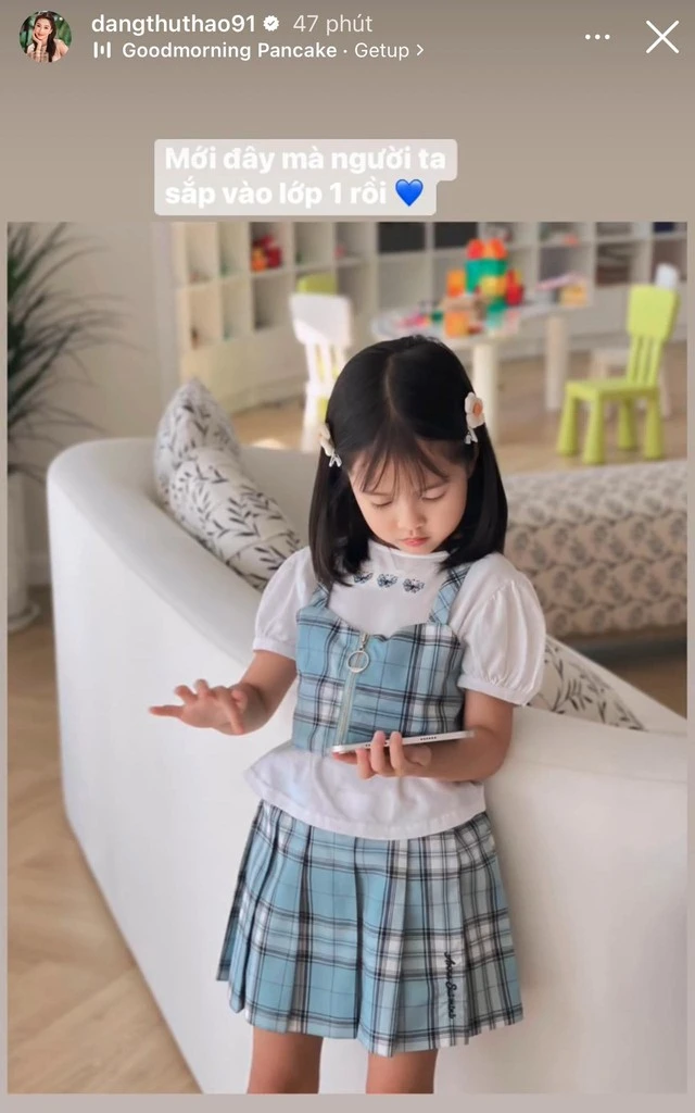 Đặng Thu Thảo khoe ái nữ sắp vào lớp 1, dung mạo xinh như búp bê không hổ danh con gái 
