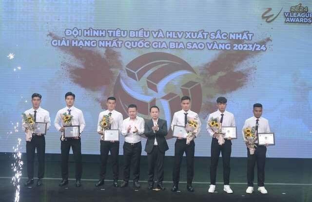 V.League Awards 2023/24: Ngôi sao CLB Nam Định giành hat-trick giải thưởng