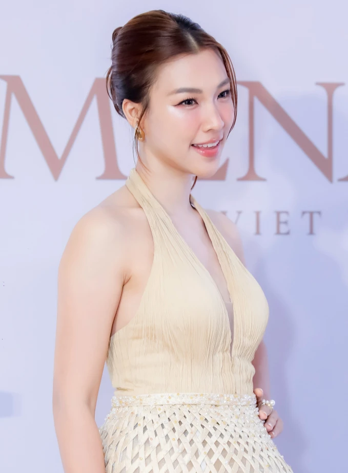 MC Hoàng Oanh xuất hiện giữa ồn ào bị chê ở Anh trai vượt ngàn chông gai, visual thế nào?