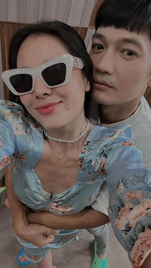Nam Thư từng bị chỉ trích vì hành động ôm ấp sát rạt một sao nam có vợ