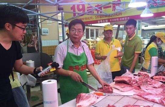 Người đàn ông bị chê cười vì tốt nghiệp ĐH danh tiếng nhưng chỉ đi bán thịt lợn: Cái kết ngỡ ngàng 20 năm sau!