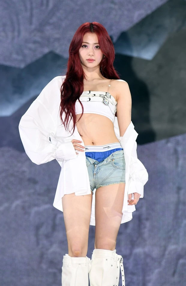 Idol gen 4 ngày càng hở bạo, tất cả là tại Jennie?