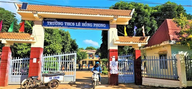 Yêu cầu báo cáo vụ học sinh bị thầy giáo đánh: Chẳng may khua tay hay dùng roi quất?