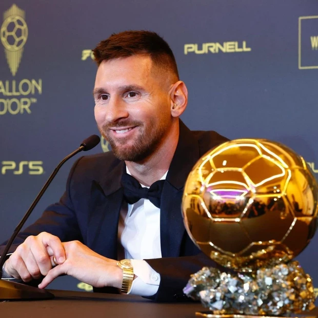 Được hỏi rằng liệu có phải cầu thủ hay nhất lịch sử, Messi có câu trả lời khiêm tốn khiến tất cả khâm phục