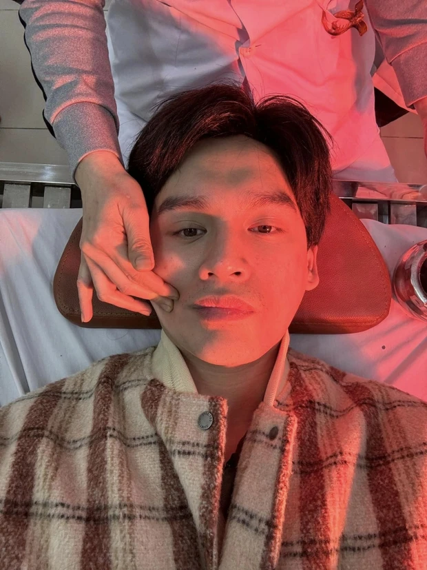 Nam ca sĩ Vpop vừa diễn xong tại Hải Phòng thì bị biến chứng, liệt dây thần kinh phải nhập viện