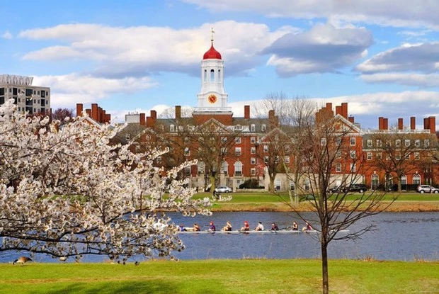 Tất tần tật những điều kiện nhận học bổng Harvard: Có khó khủng khiếp như chúng ta hình dung?