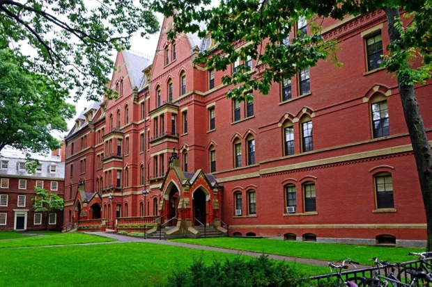 Soi mức lương của giảng viên Đại học Harvard, nghe con số chính xác ai cũng 
