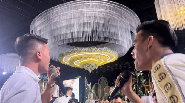 Quang Hải đặc biệt làm một điều cho Đoàn Văn Hậu - Doãn Hải My, Hồ Tấn Tài làm DJ mở nhạc quẩy tưng bừng đám cưới