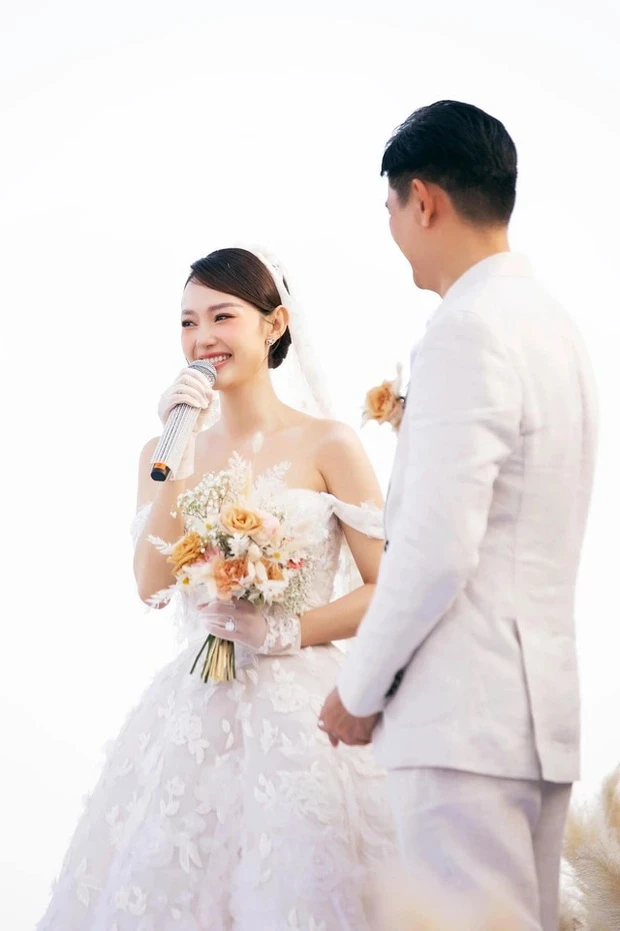 Minh Hằng đăng ký kết hôn sau khi sinh con, hiếm hoi chia sẻ về ông xã doanh nhân