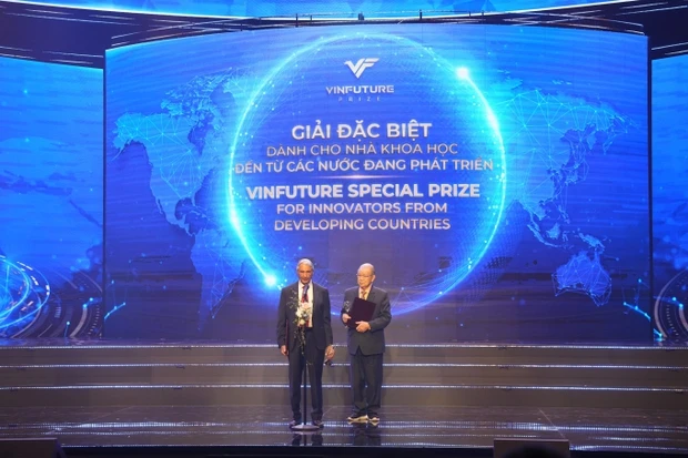Chủ nhân Giải Đặc biệt dành cho các nhà khoa học từ các nước đang phát triển của giải thưởng VinFuture 2023 là ai?