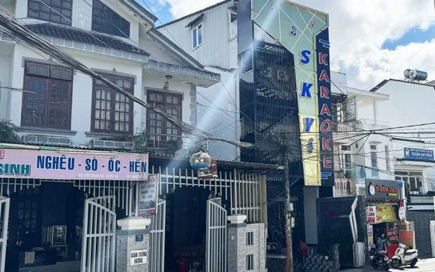 Mâu thuẫn khi trả tiền 'bo' cho tiếp viên karaoke, một người bị đâm chết