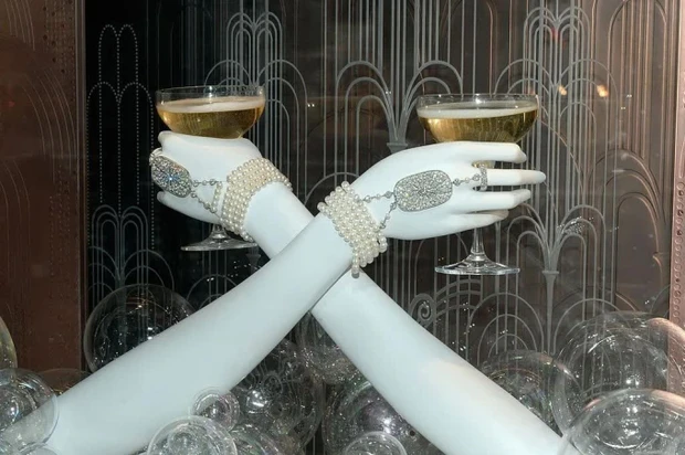 Vấn đề khó tin của giới 