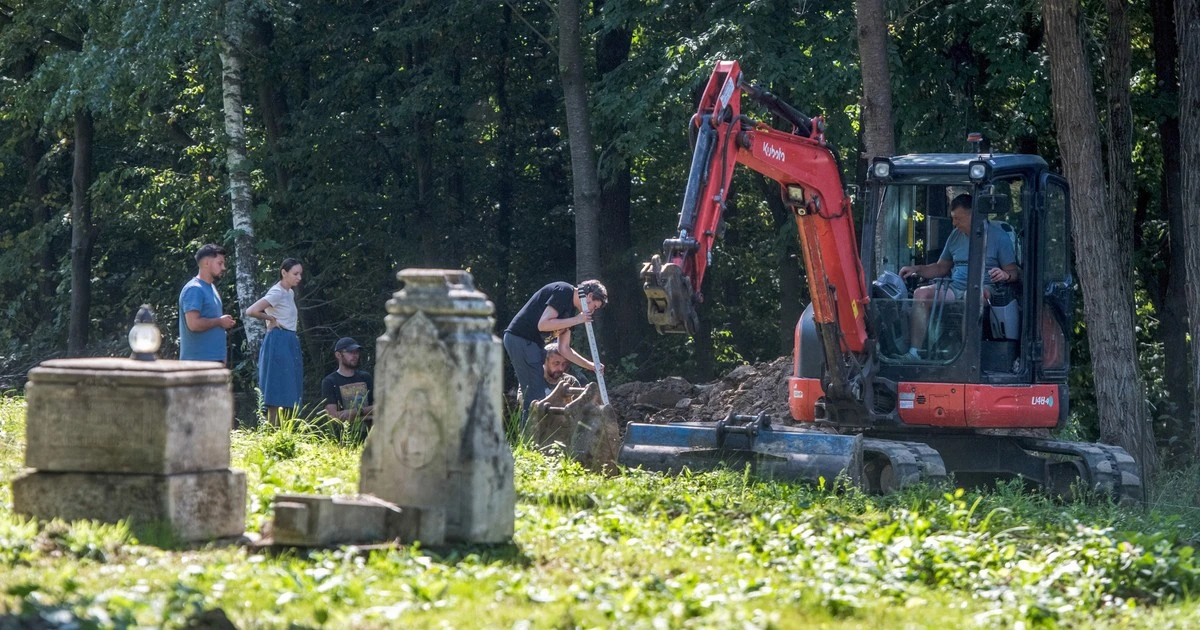 Nowe informacje o ekshumacjach w Ukrainie. MSZ w Kijowie zapowiada ważny komunikat