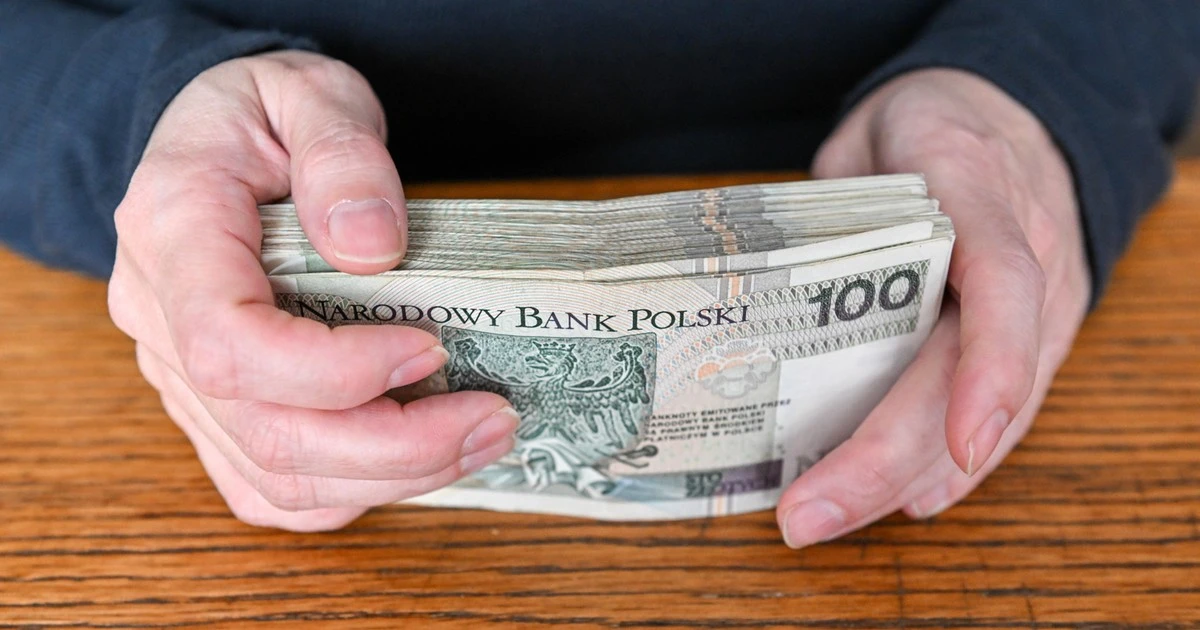 Dodatkowe świadczenie dla niektórych emerytów. ZUS wypłaca je co miesiąc