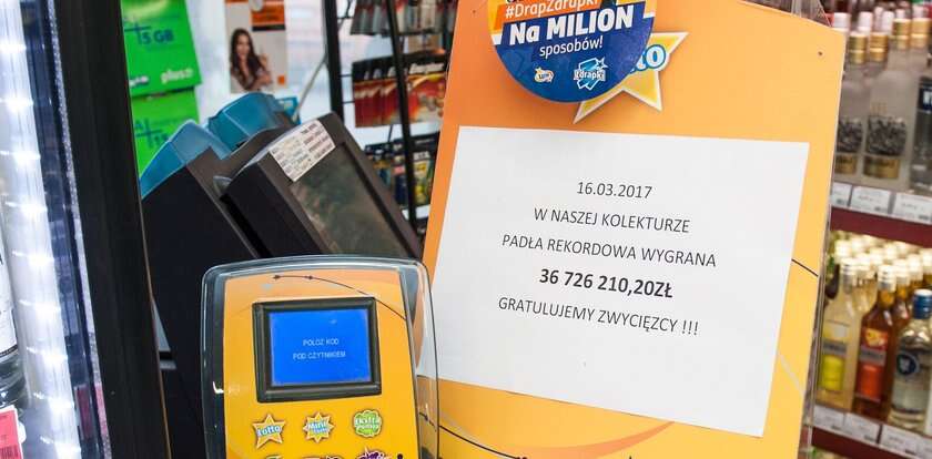 Miliony Polaków śledziło z zapartym tchem sobotnie losowanie Lotto. Kto zgarnął gigantyczne pieniądze?