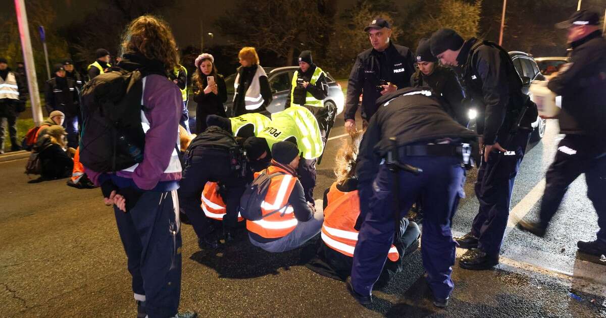 Nerwy na proteście Ostatniego Pokolenie. Kierowcy wzięli sprawy w swoje ręce