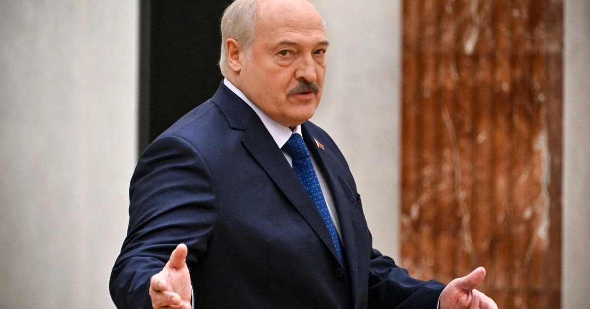 Aleksander Łukaszenko uwalnia kolejnych więźniów. 