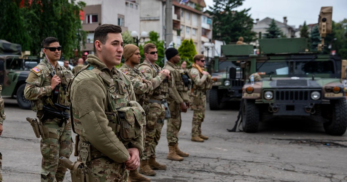 Chorwacki pilot wojskowy i jego dziewczyna oskarżeni o szpiegowanie sił międzynarodowych w Kosowie