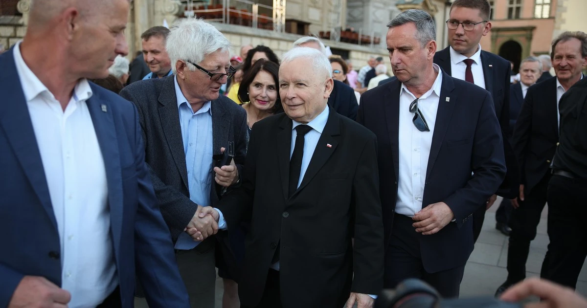 PiS na ruchomych piaskach. Ekspert wskazuje dwa główne problemy partii Kaczyńskiego