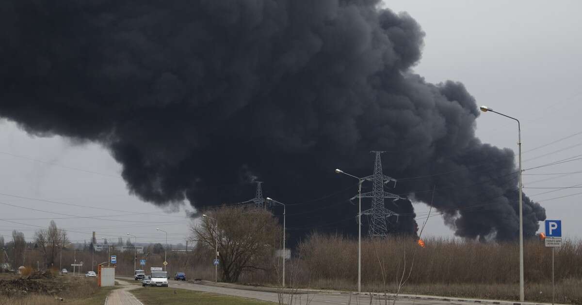 Ukraina uderza w rosyjski przemysł naftowy. Pożary odnotowano w dwóch regionach