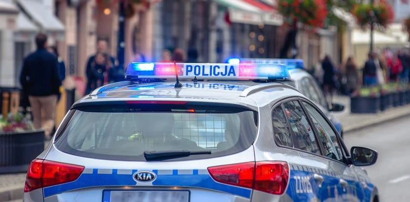 Tragedia w Mikołowie. Auto wypadło z drogi, taranując pieszego. Kierowca też nie przeżył