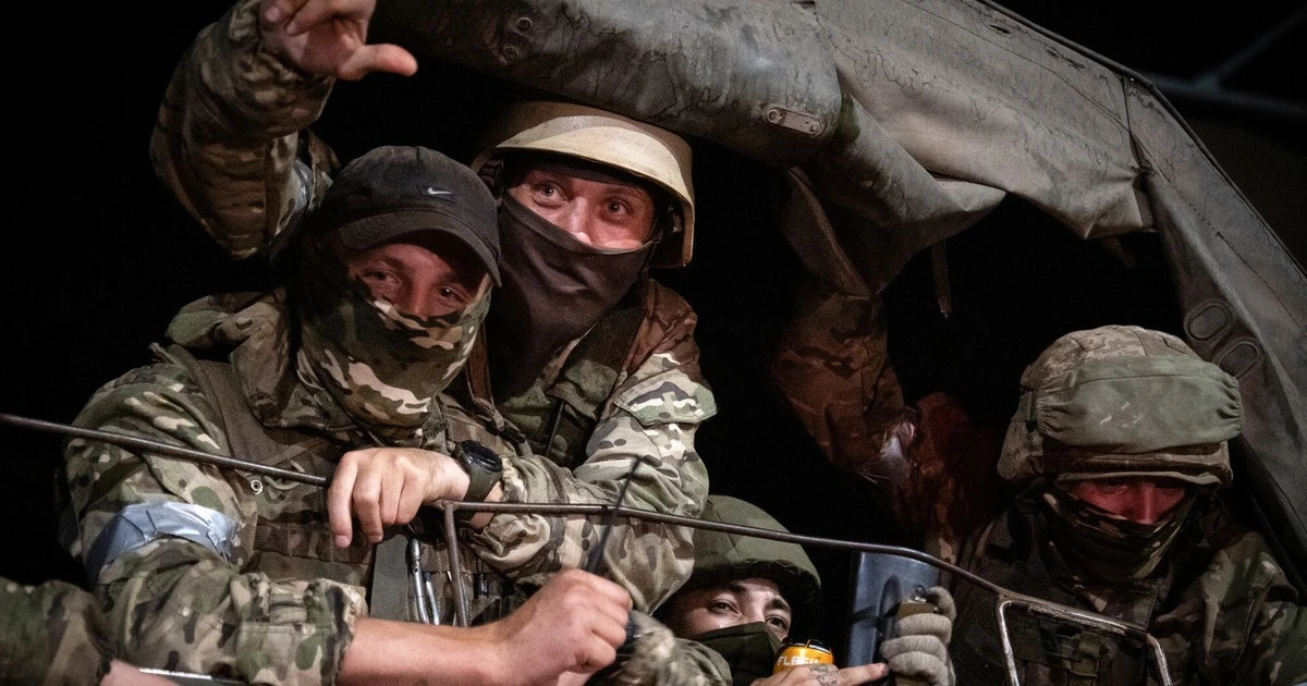 Były najemnik z Grupy Wagnera opowiada o samobójczej wojnie Rosji w Ukrainie. 