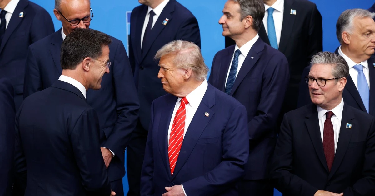 Szczyt NATO skrojony pod Donalda Trumpa. Uścisków i serdeczności nie brakowało. Prawdziwe obawy jednak pozostają