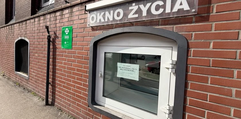 Kilkudniowa dziewczynka zostawiona w Oknie Życia. Były przy niej środki higieny, pampersy i mleko