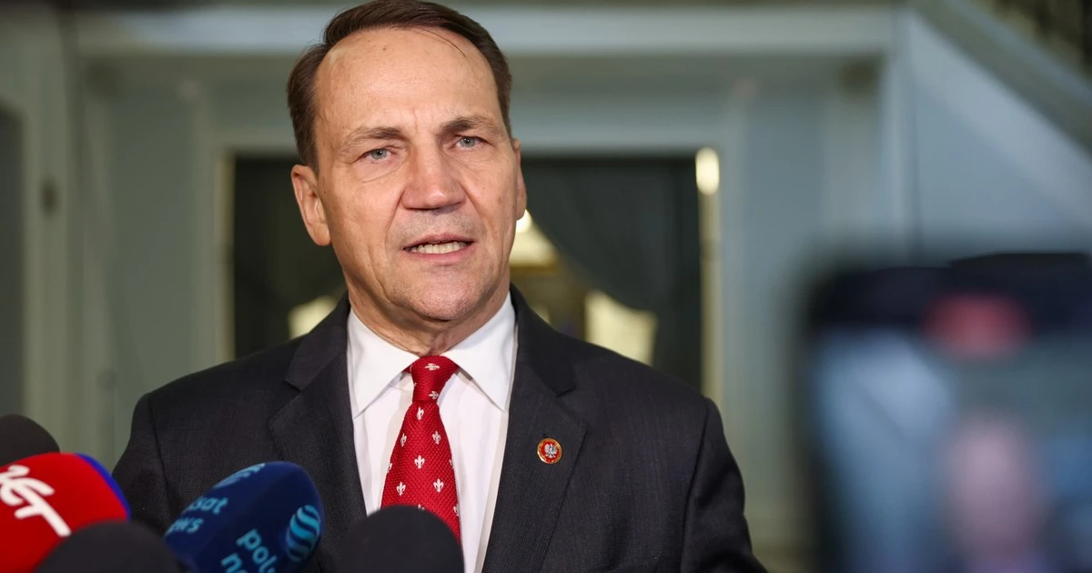 Radosław Sikorski o ekshumacjach w Ukrainie. 