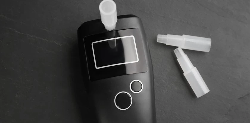 Tanie, dokładne i polecane alkomaty. Nie strać prawa jazdy we Wszystkich Świętych