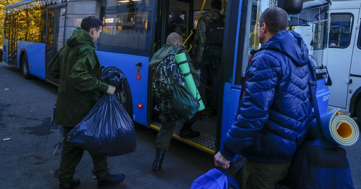 Mieli rekrutować żołnierzy. Sami trafią na front. Kuriozum w Rosji