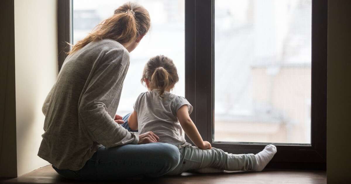 Im większy lęk przed rozmową mają rodzice, tym więcej strachu odczuwają dzieci. Ekspertka radzi, jak rozmawiać z dziećmi o raku