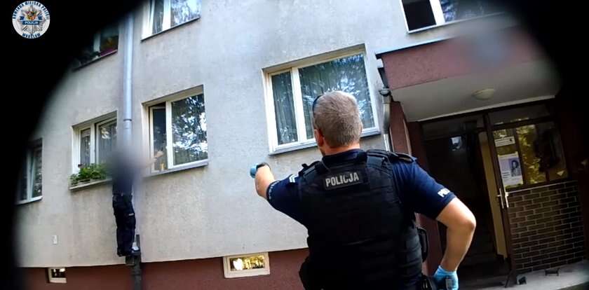 Zadziwiające sceny we Wrocławiu. Policjant wspinał się po rynnie. Dramatyczna akcja