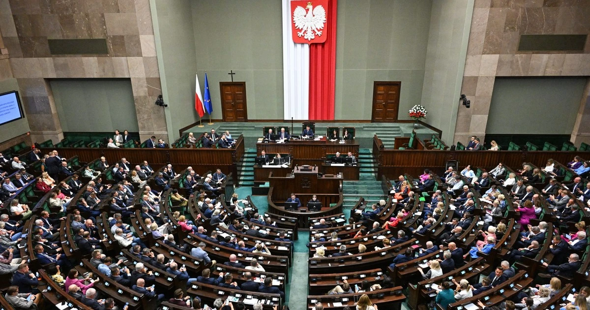 Tajne obrady w Sejmie. Posłowie zajęli się Antonim Macierewiczem [RELACJA NA ŻYWO]