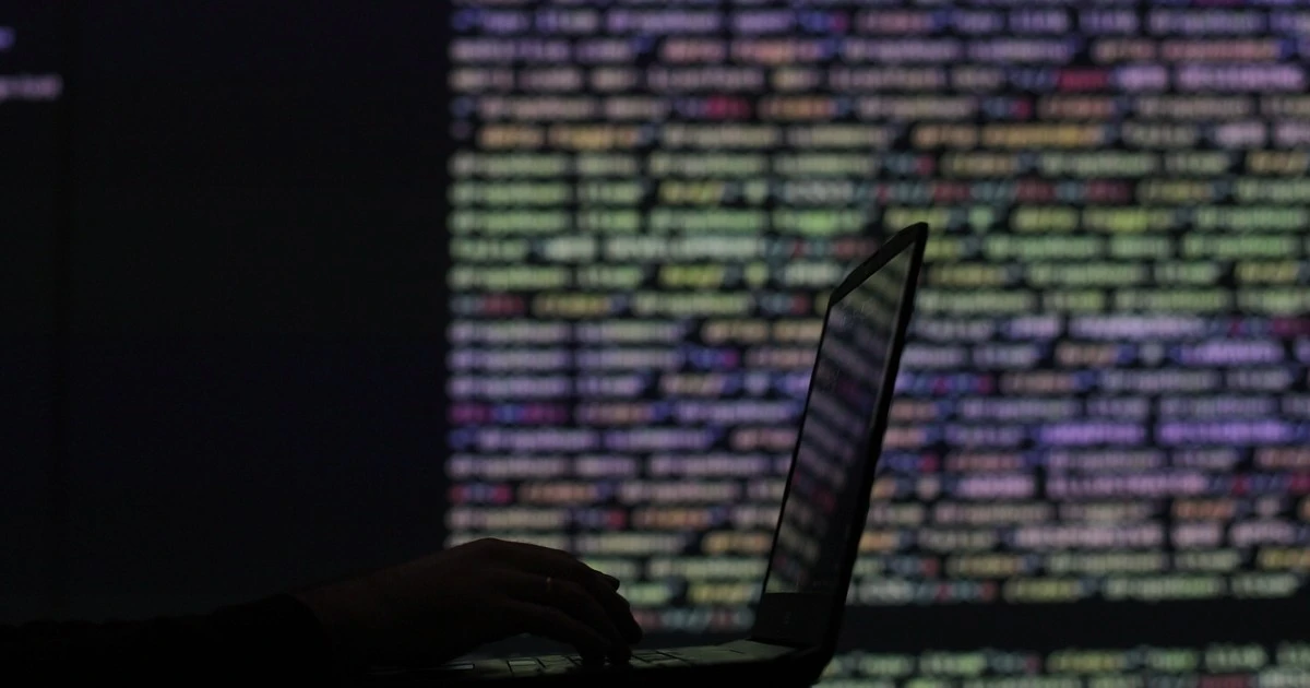 Organizacje zaangażowane w pomoc Ukrainie celem ataków rosyjskich hakerów. Zachodnie kraje ujawniają zmasowaną kampanię cybernetyczną