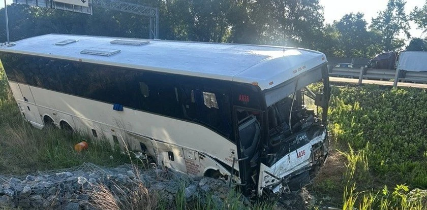 Pięć osób zginęło, 40 rannych. Tragiczny wypadek autokaru na autostradzie