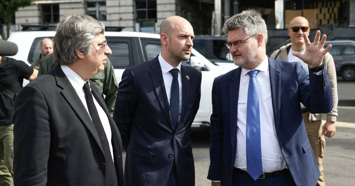 Francuski minister spraw zagranicznych z wizytą w Kijowie. 