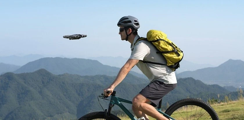 Ten dron nagrywa filmy 4K i ma GPS. Roi się od licznych funkcji. 