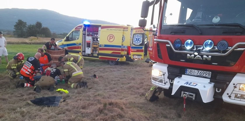 86-letni paralotniarz nagle spadł na ziemię. Dramatyczna akcja ratunkowa na Śląsku