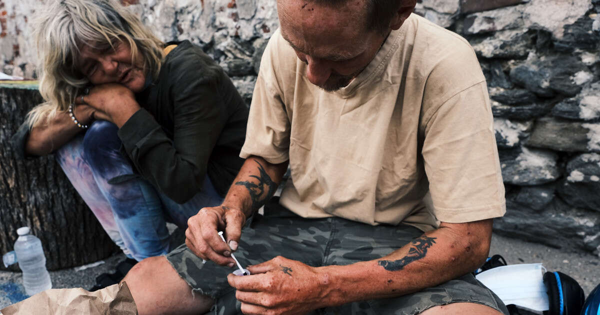 Fentanyl, który sieje postrach na amerykańskich ulicach, jest też w Polsce. 