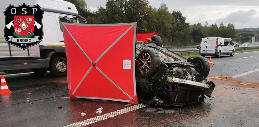 Tragiczne dachowanie na A4 pod Krakowem. Dla jednej z ofiar nie było ratunku