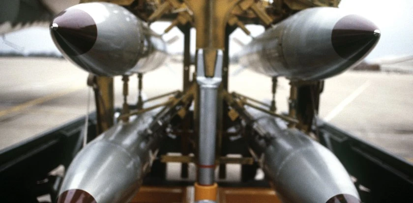 Czy Polska powinna mieć broń atomową? Wyniki sondażu mówią wszystko