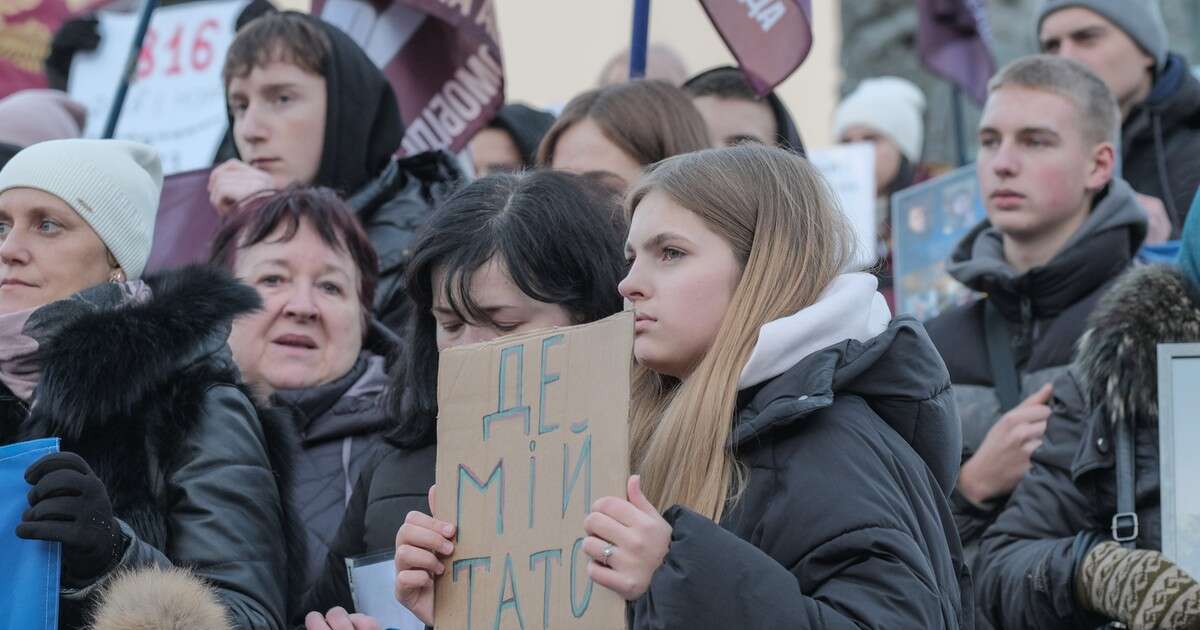 Nowa, okrutna metoda Rosjan. Wykorzystują rodziny ukraińskich jeńców wojennych