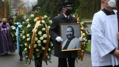 Pogrzeb Dariusza Gnatowskiego. W uroczystości wzięło udział kilkadziesiąt osób