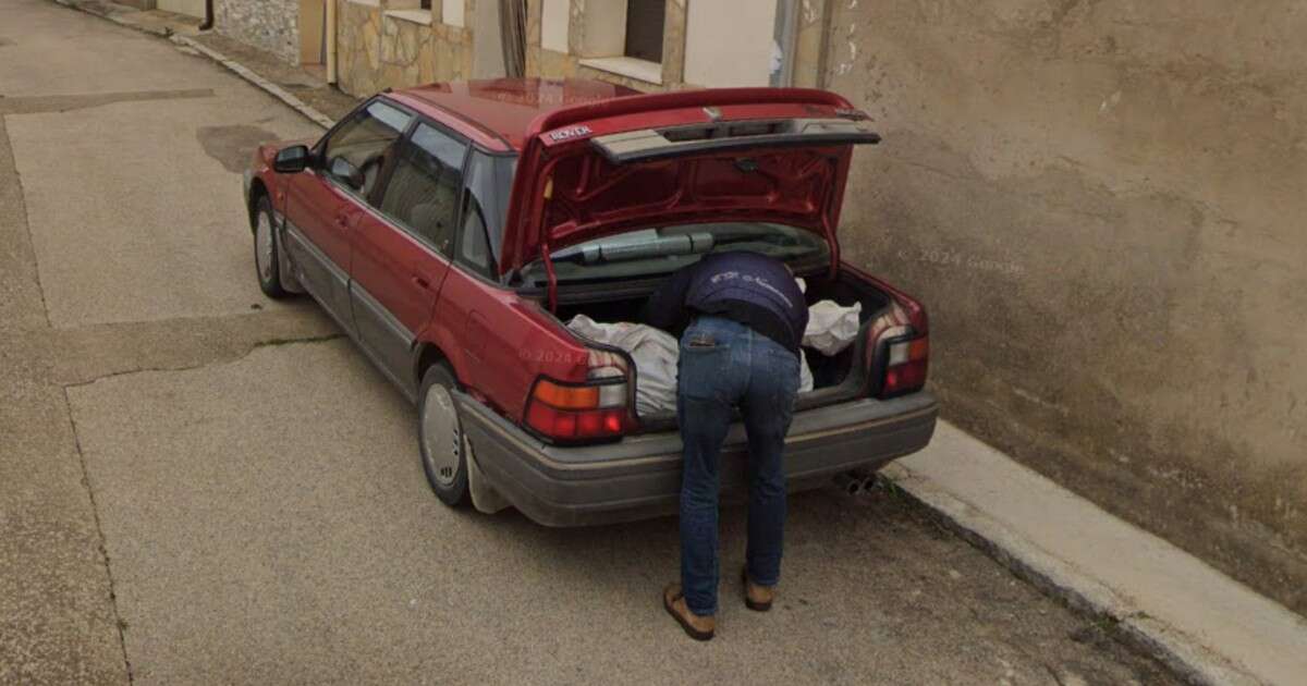 Czerwony samochód w Google Street View przykuł uwagę policji. Może być kluczem do prawdy