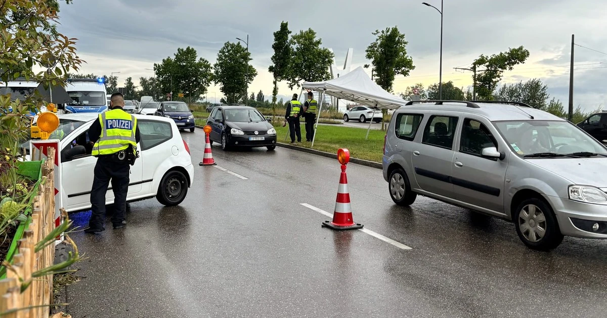 Karabiny, policja, wyrywkowe kontrole. Chaos przy granicy Francji i Niemiec