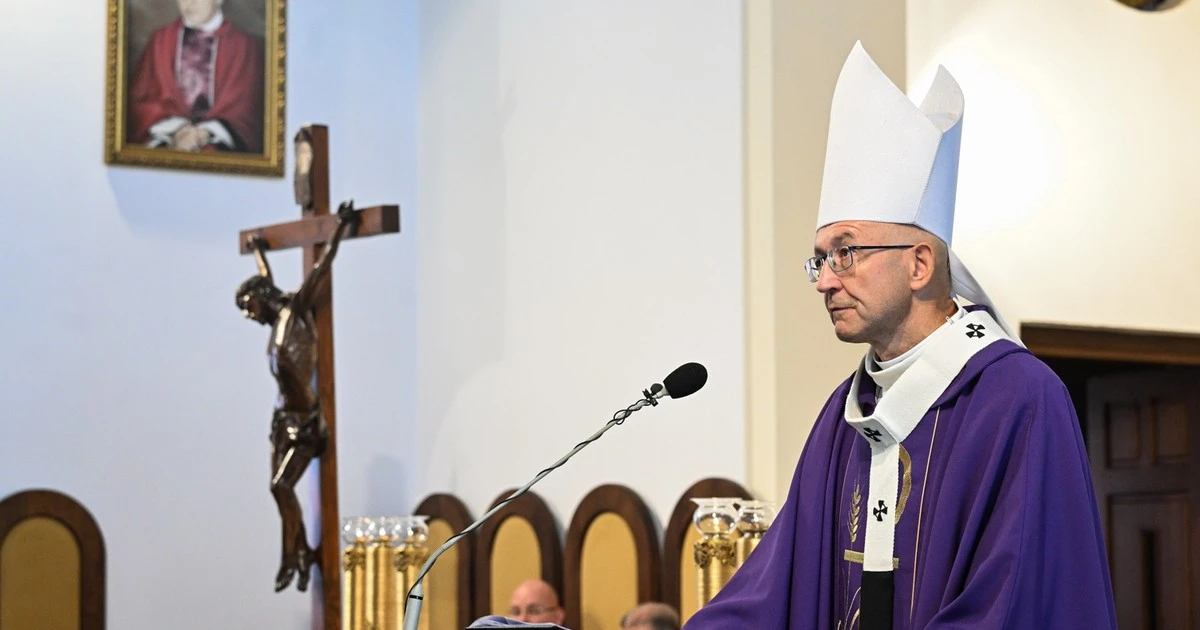 Proboszcz zamordował bezdomnego. Poruszające słowa biskupa na pogrzebie. 