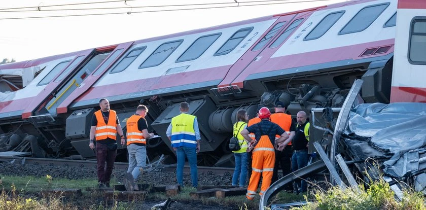 Tragedia na przejeździe w Garbatce. Mieszkańcy od dawna walczyli tam o szlabany
